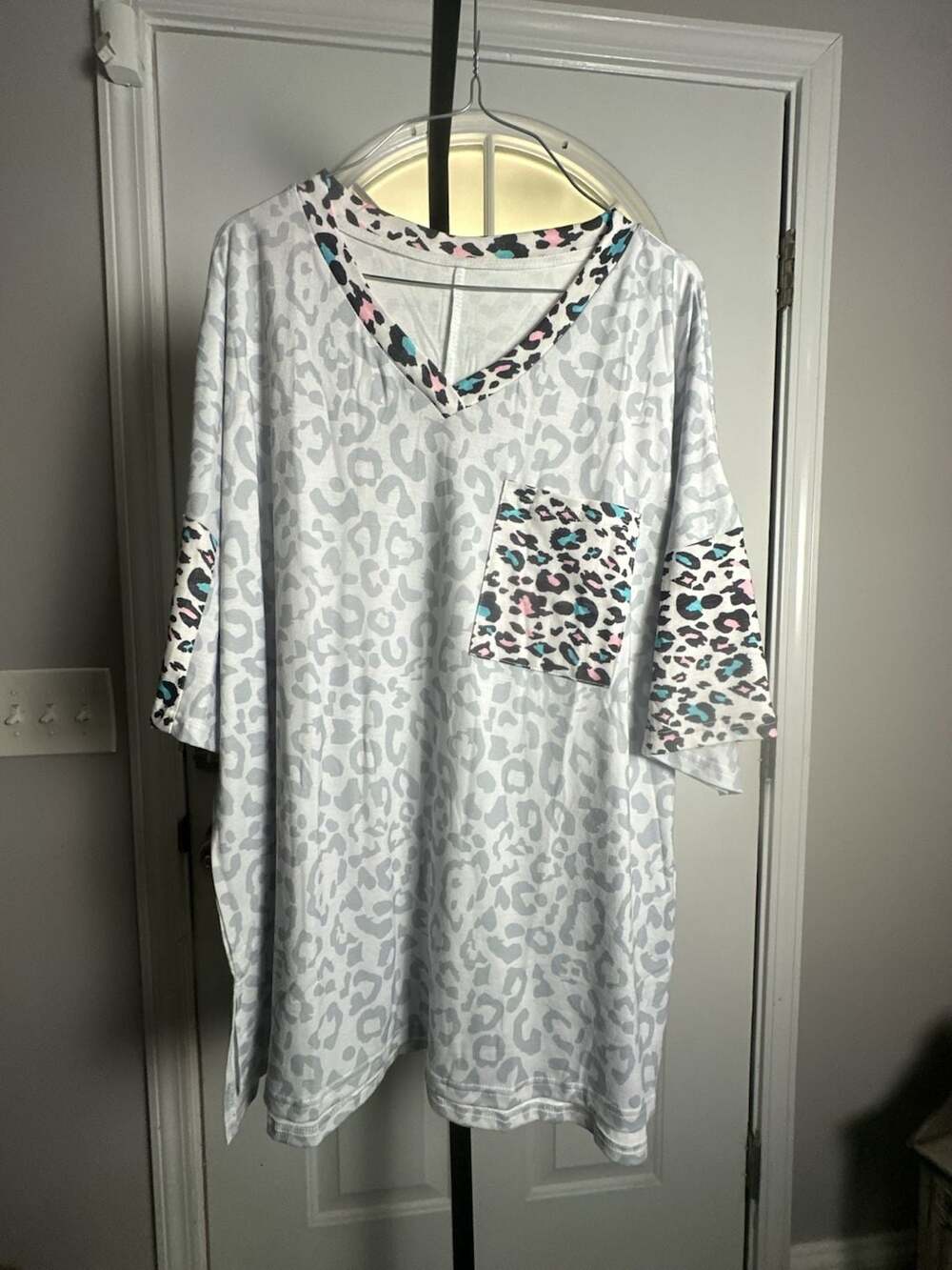 Acelitt Women's Grey Leopard Print Contrast Color Size 2XL#983